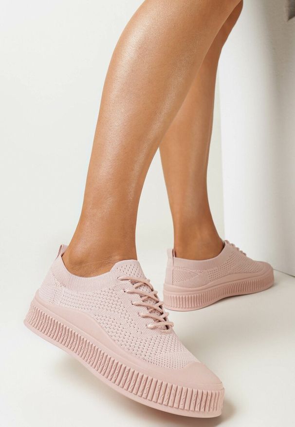 Born2be - Różowe Wiązane Buty Sportowe z Cholewką przed Kostkę Lomaza. Wysokość cholewki: przed kostkę. Kolor: różowy. Materiał: guma. Szerokość cholewki: normalna. Wzór: jednolity