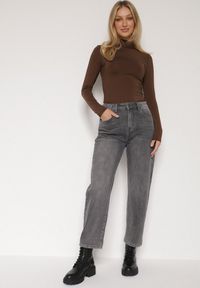 Born2be - Szare Jeansy Mom Fit z Wysokim Stanem Rallanda. Okazja: na spacer, na co dzień. Stan: podwyższony. Kolor: szary. Styl: casual #2