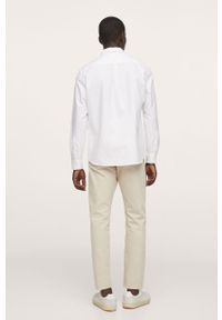 Mango Man Koszula bawełniana męska kolor biały regular z kołnierzykiem klasycznym. Typ kołnierza: kołnierzyk klasyczny. Kolor: biały. Materiał: bawełna. Długość rękawa: długi rękaw. Długość: długie. Styl: klasyczny #8