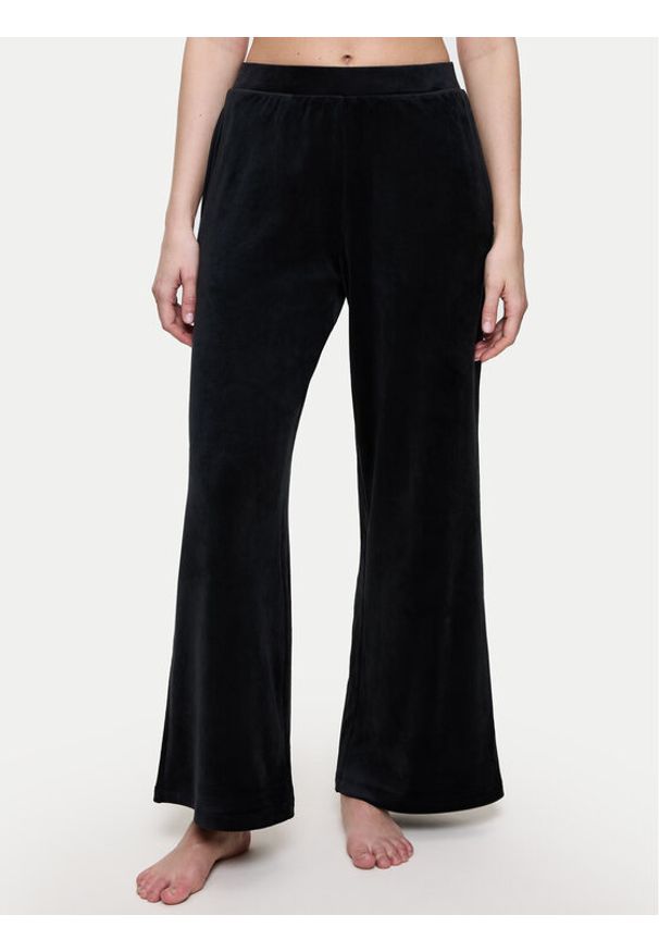 Triumph Spodnie piżamowe Sensual Velour 10225077 Czarny Wide Leg. Kolor: czarny. Materiał: syntetyk