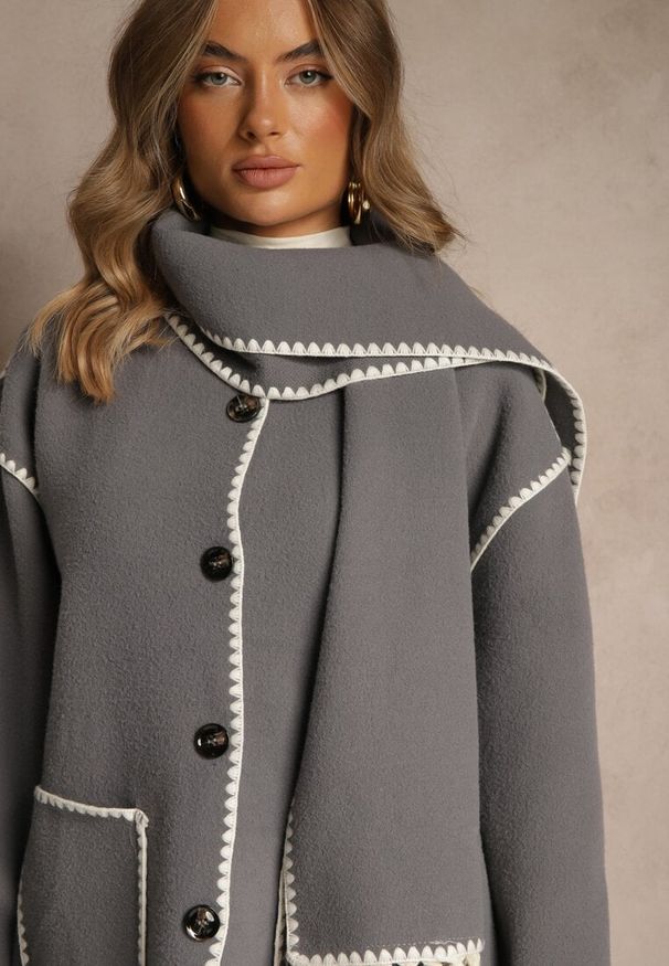 Renee - Szara Kurtka Oversize z Szalikiem i Ozdobnymi Przeszyciami Claritila. Okazja: na co dzień. Kolor: szary. Materiał: jeans. Styl: casual