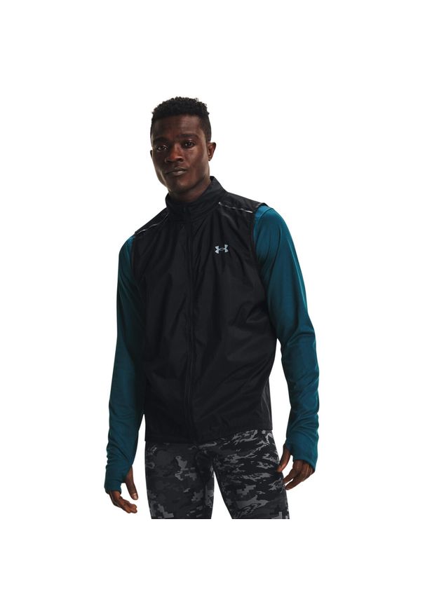 Kamizelka Under Armour UA OutRun the Storm, Mężczyźni. Kolor: czarny. Materiał: materiał, nylon. Sport: bieganie