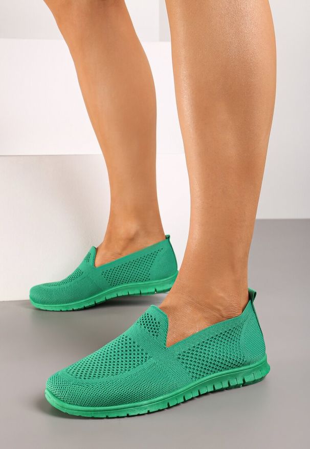 Born2be - Zielone Tenisówki Dubost. Okazja: na co dzień. Zapięcie: bez zapięcia. Kolor: zielony. Materiał: materiał. Obcas: na płaskiej podeszwie. Styl: casual, sportowy