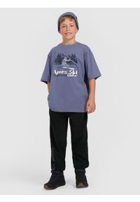 4f - 4F T-shirt loose z nadrukiem chłopięcy - granatowy 134/140 (8-10 lat). Okazja: na uczelnię, na co dzień. Kolor: niebieski. Materiał: materiał, dzianina, bawełna. Długość: długie. Wzór: nadruk. Sezon: lato. Styl: casual #2