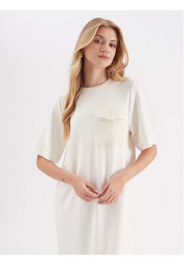 InWear Sukienka codzienna Zev 30108202 Biały Straight Fit. Okazja: na co dzień. Kolor: biały. Materiał: syntetyk. Typ sukienki: proste. Styl: casual