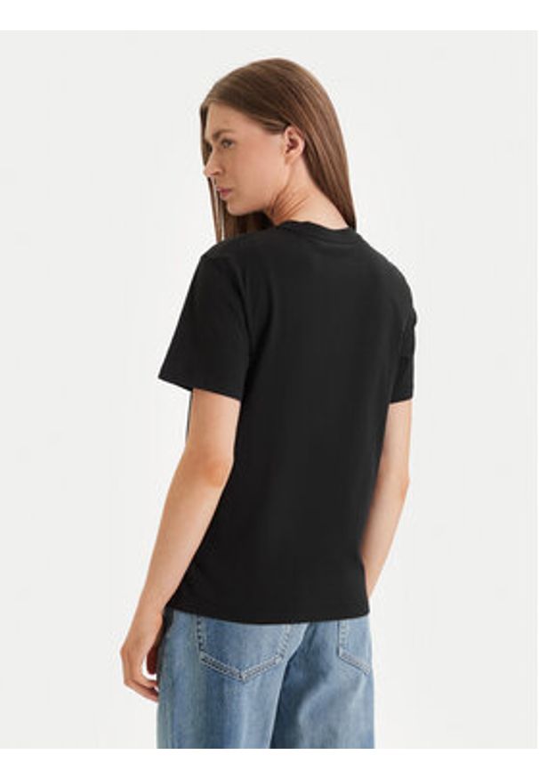 Calvin Klein Jeans T-Shirt LV047F819G Czarny Classic Fit. Kolor: czarny. Materiał: bawełna