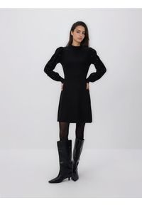 Reserved - Dzianinowa sukienka - czarny. Kolor: czarny. Materiał: dzianina. Wzór: gładki. Typ sukienki: proste #1
