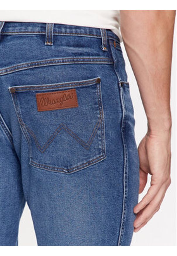 Wrangler Jeansy River 112341401 Niebieski Tapered Leg. Kolor: niebieski
