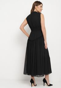 Born2be - Czarna Sukienka Długa Rozkloszowana z Powlekanymi Guzikami Ingridesa. Kolor: czarny. Długość: maxi #7