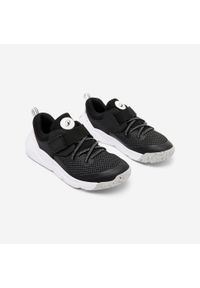 Buty dla dzieci Decathlon Playful Fast Scratch. Kolor: biały, czarny, wielokolorowy. Materiał: tkanina. Szerokość cholewki: normalna. Sport: turystyka piesza
