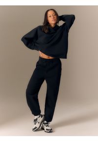 4f - 4F Spodnie dresowe joggery damskie - czarne XS. Stan: podwyższony. Kolor: czarny. Materiał: dresówka #1