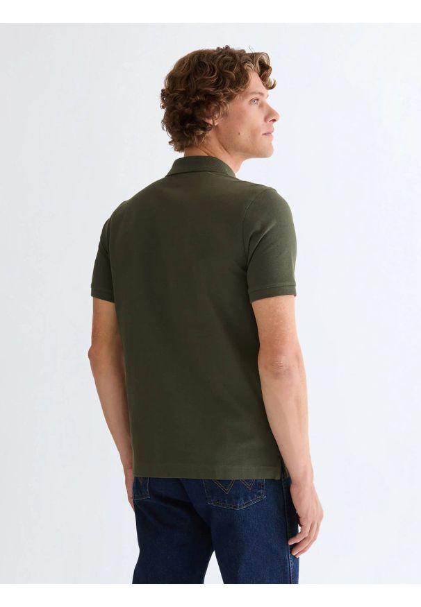 Wrangler - MESKA KOSZULKA WRANGLER POLO SHIRT DEEP DEPTHS 112378000. Typ kołnierza: polo