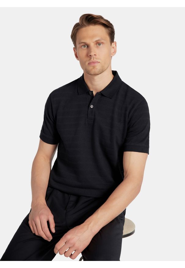 Pako Lorente - PAKO LORENTE - Granatowe bawełniane polo w prążki. Okazja: na co dzień. Typ kołnierza: polo. Kolor: niebieski, czarny. Materiał: bawełna. Długość rękawa: krótki rękaw. Długość: krótkie. Wzór: prążki. Styl: casual