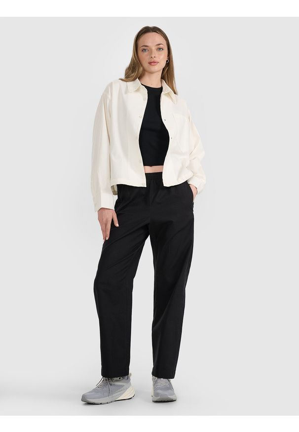 4f - 4F Spodnie casual damskie - czarne XL. Okazja: na co dzień. Kolor: czarny. Materiał: tkanina, bawełna, materiał. Styl: casual