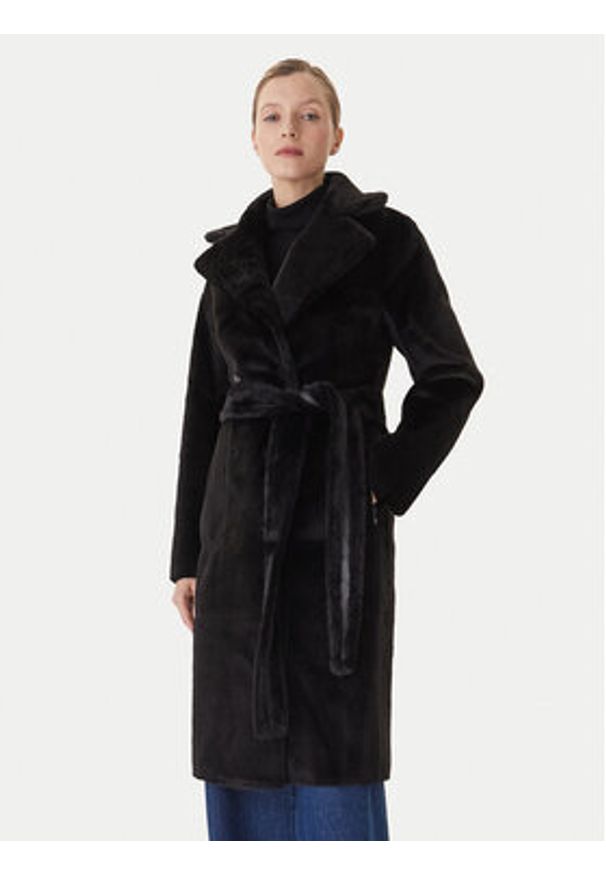 LOLA CASADEMUNT Płaszcz zimowy LF2501015 Czarny Regular Fit. Kolor: czarny. Materiał: syntetyk. Sezon: zima