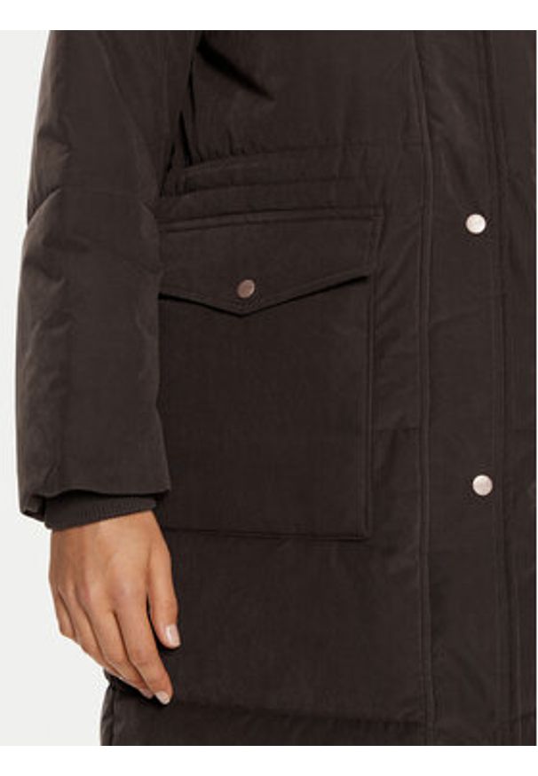 Wrangler Płaszcz zimowy 112358031 Brązowy Oversize. Kolor: brązowy. Materiał: syntetyk. Sezon: zima
