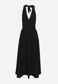 Born2be - Czarna Sukienka o Rozkloszowanym Kroju z Wiązanym Dekoltem Halter Senicea. Okazja: na spacer, na co dzień. Typ kołnierza: dekolt halter. Kolor: czarny. Typ sukienki: proste. Styl: casual #5