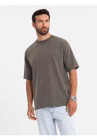 Ombre Clothing - T-shirt bawełniany męski LOOSE FIT z okrągłym dekoltem – ciemnooliwkowy V7. Okazja: na co dzień. Kolor: oliwkowy. Materiał: bawełna. Styl: casual #2