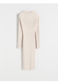 Reserved - Sukienka midi - kremowy. Kolor: kremowy. Materiał: wiskoza, dzianina. Długość: midi #1