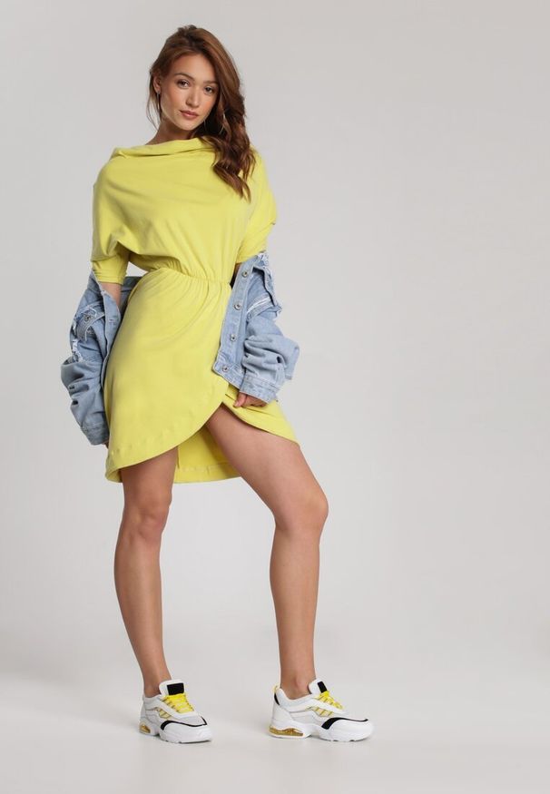 Renee - Jasnożółta Sukienka Aquaneh. Kolor: żółty. Typ sukienki: dopasowane, proste. Długość: mini