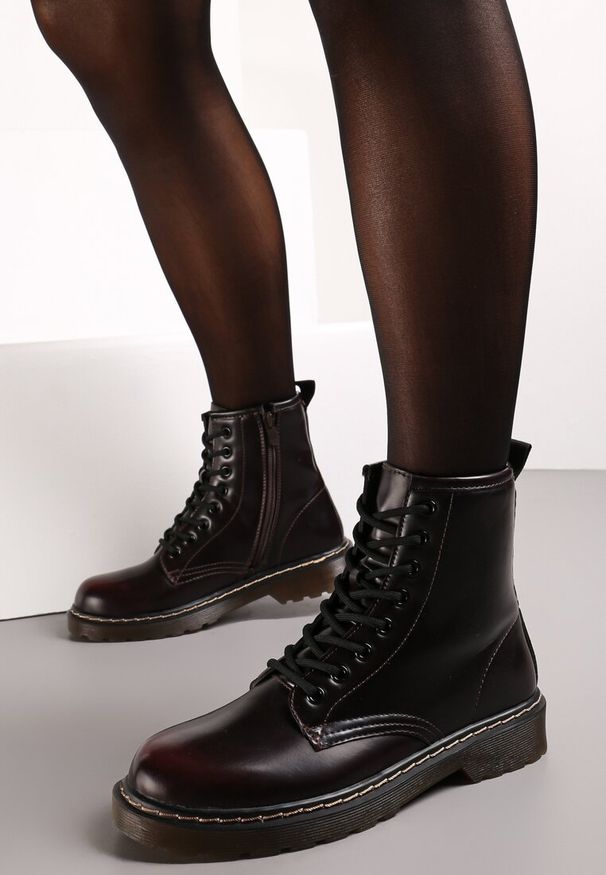 Born2be - Czerwone Botki Workery ze Sznurowaniem Eroania. Okazja: na co dzień. Kolor: czarny. Materiał: jeans. Szerokość cholewki: normalna. Styl: rockowy, casual, klasyczny