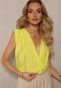 Renee - Żółty Casualowy Wiskozowy Top Zapinany na Zamek Błyskawiczny z Kopertowym Dekoltem Firoana. Okazja: na co dzień. Kolor: żółty. Materiał: wiskoza. Sezon: lato. Styl: casual