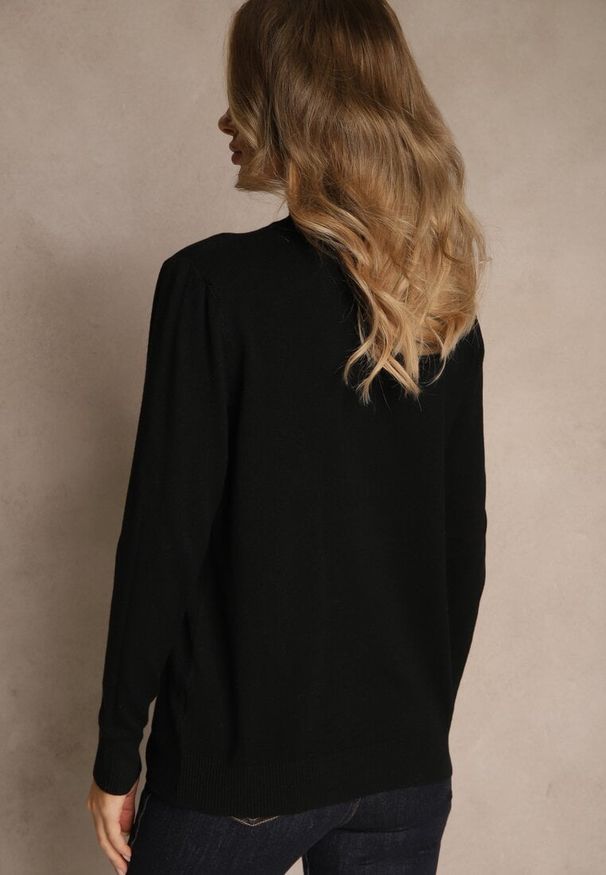 Renee - Czarny Casualowy Sweter z Półgolfem w Minimalistycznym Stylu Seorienne. Okazja: na co dzień. Kolor: czarny. Długość: długie. Styl: casual