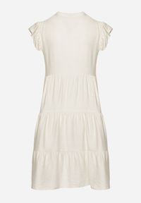 Born2be - Jasnobeżowa Sukienka o Rozkloszowanym Kroju z Dekoltem w Serek Meverina. Okazja: na co dzień. Typ kołnierza: dekolt w serek. Kolor: beżowy. Długość rękawa: krótki rękaw. Wzór: aplikacja. Typ sukienki: rozkloszowane, proste. Styl: casual, elegancki #6