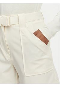 Guess Szorty materiałowe W6GD01 W1415 Kremowy Regular Fit. Kolor: kremowy. Materiał: syntetyk #4