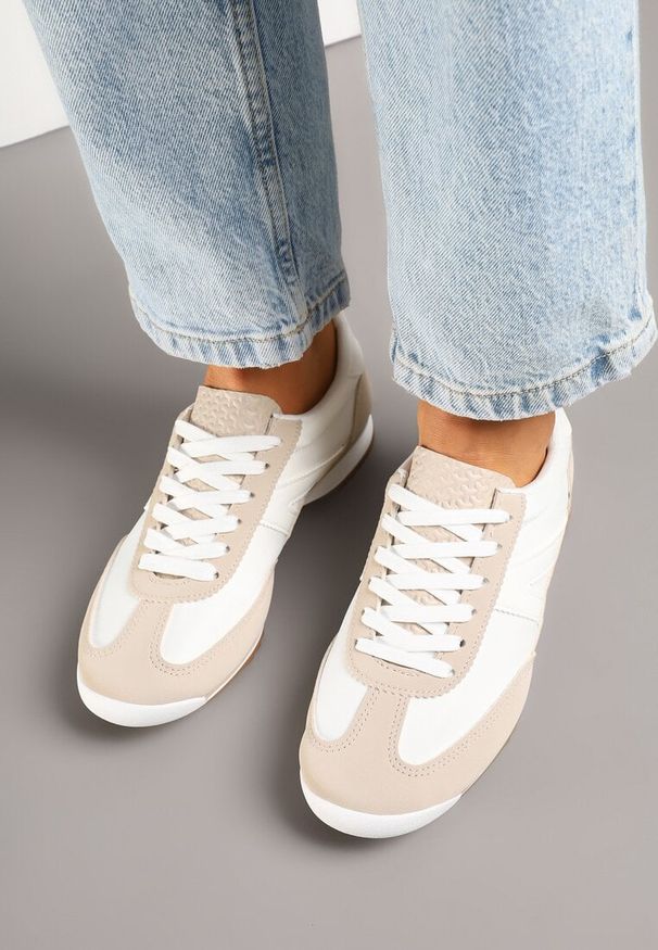 Born2be - Beżowe Sneakersy Ozdobione Geometrycznym Wzorem Teroti. Kolor: beżowy. Materiał: jeans. Wzór: aplikacja, geometria