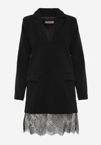 Born2be - Czarna Pudełkowa Sukienka VICES o Kroju Marynarki z Koronką Nyshis. Okazja: na co dzień, na spotkanie biznesowe. Kolor: czarny. Materiał: koronka. Wzór: koronka. Styl: klasyczny, casual, biznesowy, elegancki #8