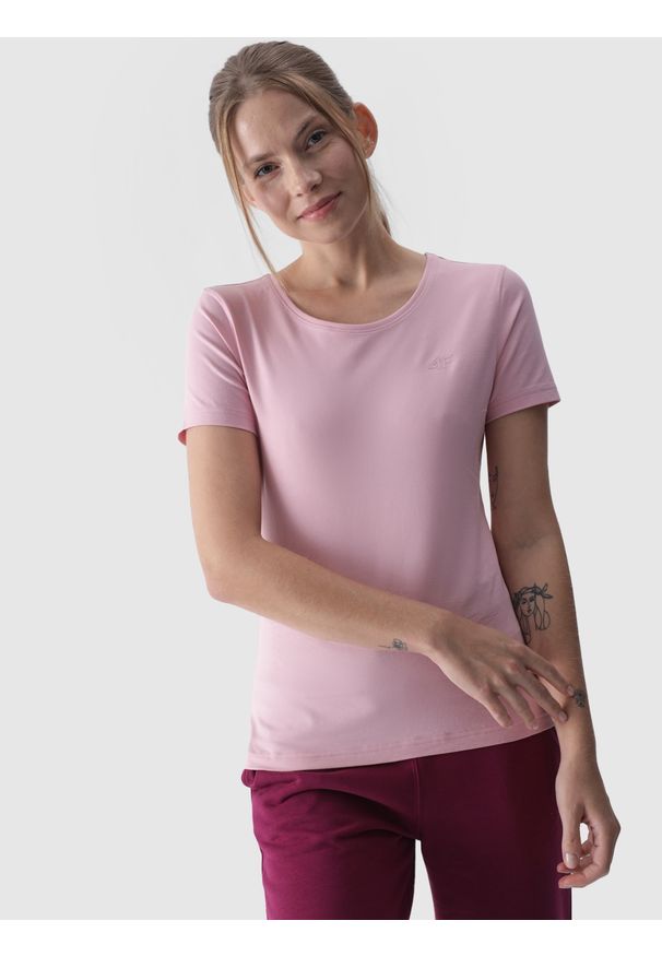 4f - T-shirt slim gładki damski - różowy. Okazja: na co dzień. Kolor: różowy. Materiał: jersey, dzianina, bawełna, elastan, materiał. Długość rękawa: krótki rękaw. Długość: krótkie. Wzór: gładki. Styl: sportowy, casual