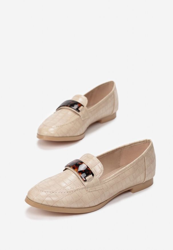 Renee - Beżowe Mokasyny Tonya. Zapięcie: bez zapięcia. Kolor: beżowy. Materiał: skóra. Wzór: aplikacja, nadruk. Obcas: na obcasie. Styl: elegancki. Wysokość obcasa: niski