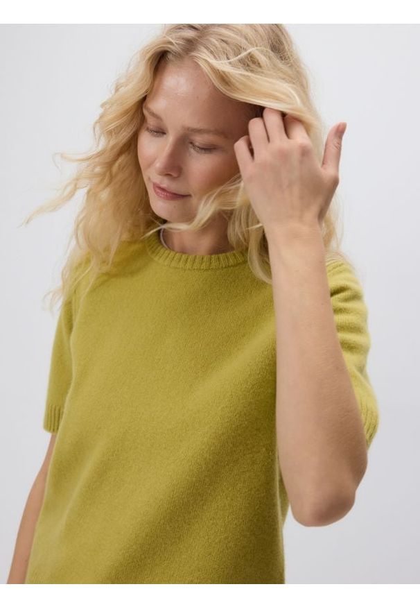 Reserved - Wełniany sweter - zielony. Kolor: zielony. Materiał: wełna