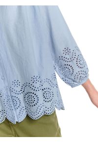 TOP SECRET - Luźna koszula damska z ażurowym wykończeniem. Okazja: na co dzień. Kolor: niebieski. Materiał: bawełna. Wzór: ażurowy. Sezon: lato. Styl: casual #4