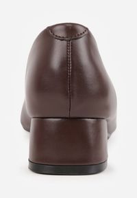 Renee - Brązowe Czółenka na Słupku Vices ze Skórzaną Wkładką Alinire. Kolor: brązowy. Materiał: skóra. Obcas: na słupku. Styl: elegancki #8