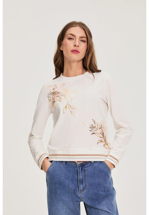 MOODO - Bawełniana bluzka z nadrukiem biała. Kolor: biały. Materiał: bawełna. Wzór: nadruk