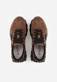 Renee - Brązowe Sneakersy na Platformie z Zamszu Naturalnego z Perforacją Zitrina. Kolor: brązowy. Materiał: zamsz. Obcas: na platformie #6