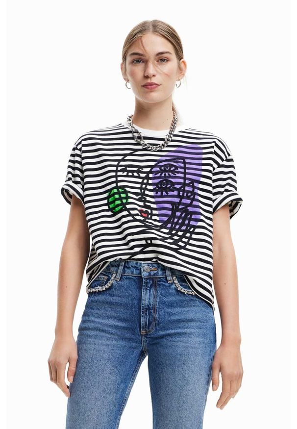 Desigual t-shirt bawełniany kolor czarny. Kolor: czarny. Materiał: bawełna. Wzór: haft