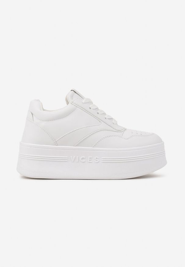 Renee - Białe Sznurowane Sneakersy Vices na Platformie z Metalicznymi Paskami Neliawen. Nosek buta: okrągły. Zapięcie: pasek. Kolor: biały. Materiał: jeans. Obcas: na platformie