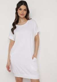 Born2be - Biała Pudełkowa Sukienka T-shirtowa o Krótkim Kroju Orlella. Kolor: biały. Sezon: lato #1