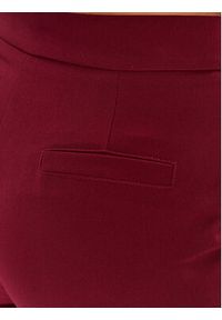 Maryley Spodnie materiałowe 23IB587/41GI Bordowy Regular Fit. Kolor: czerwony. Materiał: syntetyk, materiał