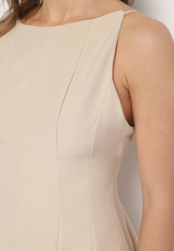 Born2be - Beżowa Rozkloszowana Sukienka Ozdobiona Przeszyciami Kinetela. Okazja: na co dzień, na imprezę. Kolor: beżowy. Materiał: skóra. Wzór: aplikacja. Styl: casual, elegancki