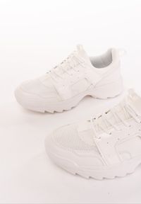 Born2be - Białe Sneakersy Adrarea. Kolor: biały #4