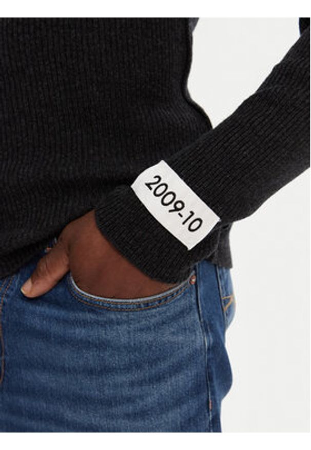 DOLCE & GABBANA - Dolce&Gabbana Sweter GXX64T JFMDZ Szary Regular Fit. Kolor: szary. Materiał: wełna