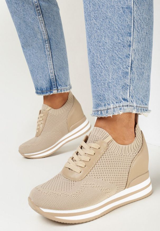 Born2be - Ciemnobeżowe Sneakersy na Koturnie z Wiązaniem Kainusse. Kolor: beżowy. Obcas: na koturnie