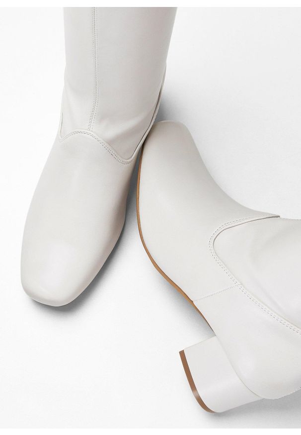 bonprix - Kozaki. Kolor: biały. Materiał: materiał. Szerokość cholewki: normalna. Obcas: na obcasie. Styl: elegancki. Wysokość obcasa: średni