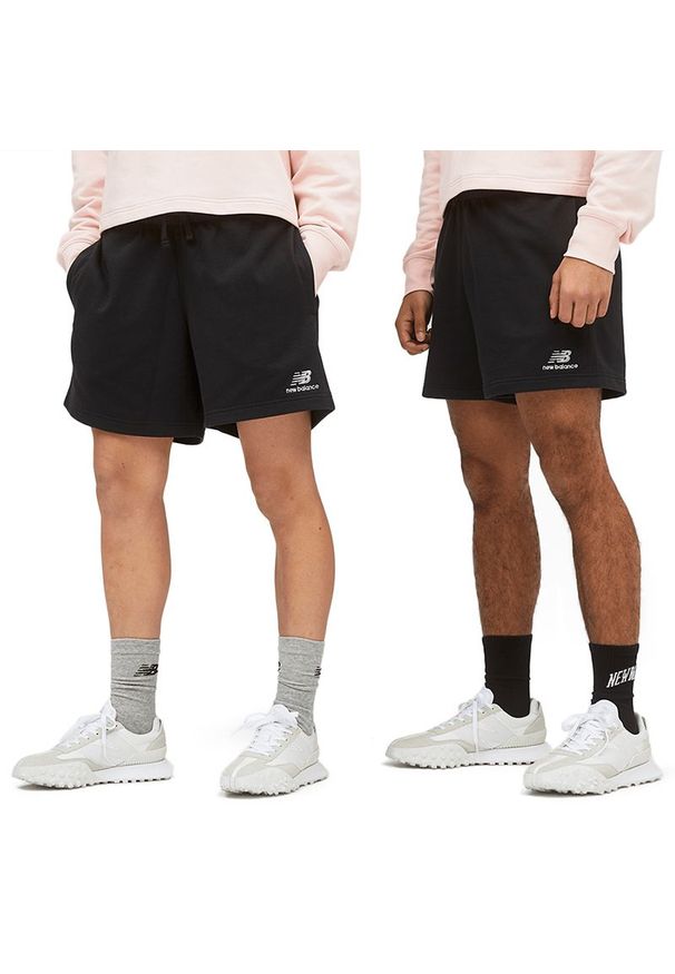 Spodenki New Balance US21500BK - czarne. Kolor: czarny. Materiał: materiał. Sport: fitness