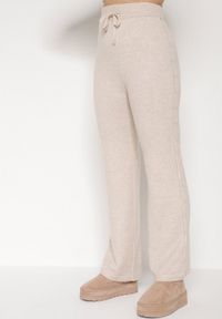 Born2be - Jasnobeżowy Komplet z Wełną i Bawełną Sweter ze Splotem i Szerokie Spodnie Reinettia. Kolor: beżowy. Materiał: wełna, bawełna. Wzór: ze splotem #3