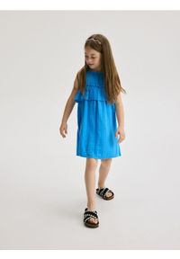 Reserved - Muślinowa sukienka z falbanką - jasnoniebieski. Kolor: niebieski. Materiał: bawełna, tkanina